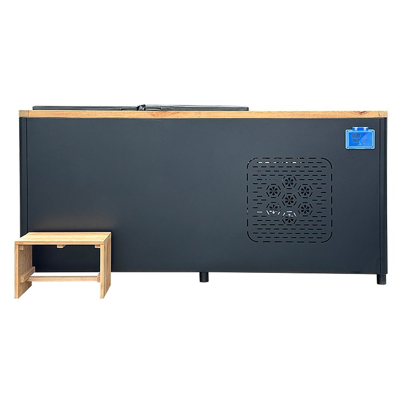 Mecovery Ice Bath rear view with timber step